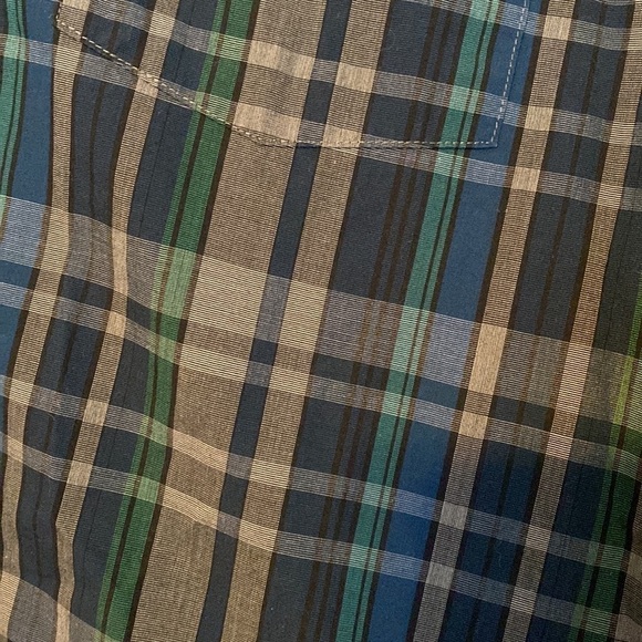 Van Heusen classic fit mens button down; size 18-18.5 - Picture 2 of 4